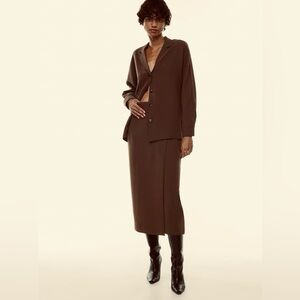 Aritzia Freeform Shirt Crepette Womens XS Rich Brown Neutral Minimalist Classic